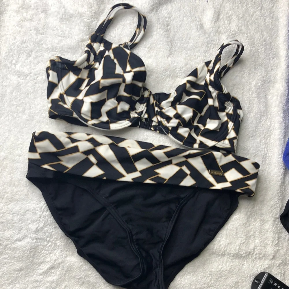 Marie Claire 34B bathing suit - Picture 1 of 3